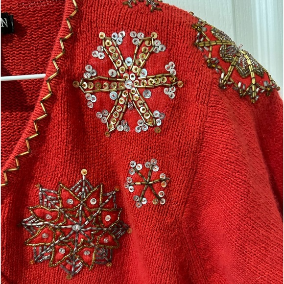 Vintage IB Diffusion Red Silk and Wool Sequin and Beads Snowflake Sweater - Picture 4 of 6